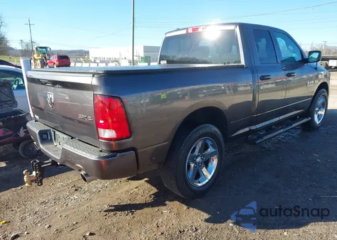 2018 Ram 1500 Express 4X4 6'4 Box z USA, uszkodzony, nr VIN 1C6RR7FT0JS187017